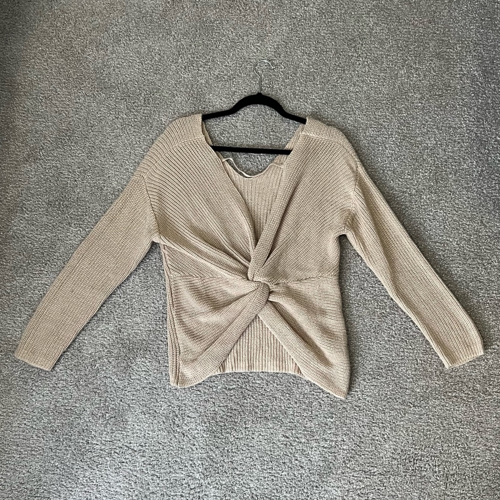 Sweater ➰ - Picture 2 of 4